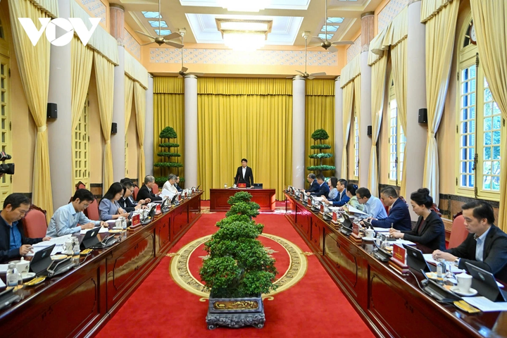 Toàn cảnh buổi làm việc.