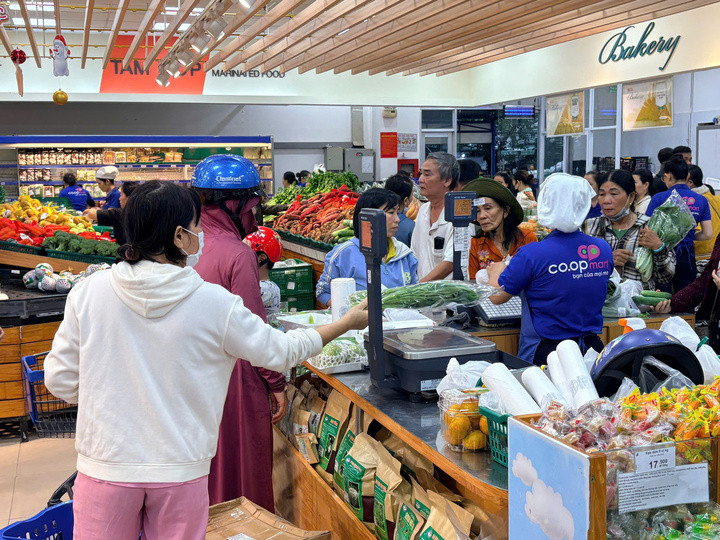 Co.opmart Tuy Hòa đảm bảo nguồn hàng tươi sống và giá bình ổn.