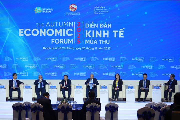 Phiên đối thoại chính sách với lãnh đạo các bộ, ngành Trung ương nhận nhiều quan tâm về nguồn lực cho chuyển đổi xanh.