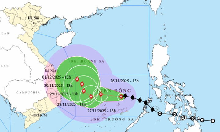 Dự báo bão số 15 có đường đi, diễn biến rất phức tạp. (Ảnh: (Nguồn: NCHMF)