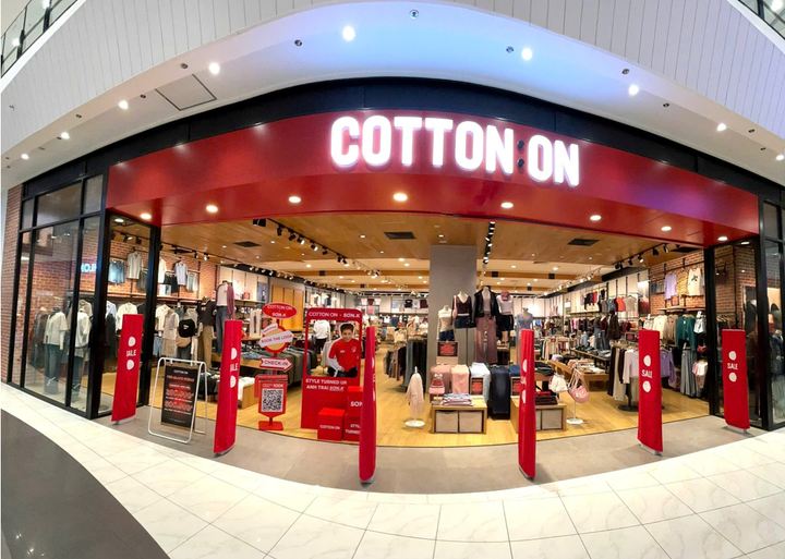 Đồ Thu - Đông quá hợp thời tiết vừa thanh lịch vừa đa dạng, các đồ Jean của nhóm brand tầm trung này thì kiểu dáng khỏi phải bàn khiến khách hàng vào là chọn được ngay outfit ưng ý.