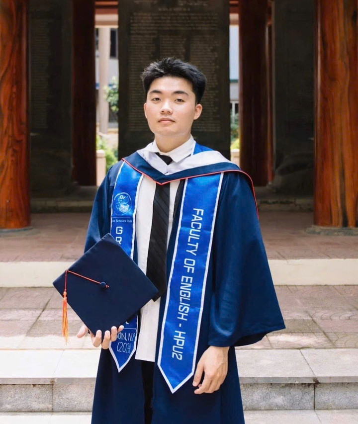 グエン・フック・ソンさんは幼少期に両親の愛情に乏しく、祖母だけがそばにいた（写真：NVCC）