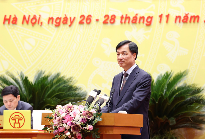 Bí thư Thành ủy Hà Nội Nguyễn Duy Ngọc phát biểu tại kỳ họp.