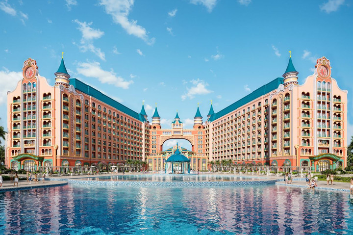 Tổ hợp khách sạn với hơn 20 thương hiệu uy tín toàn cầu đưa Vịnh Tiên sánh ngang với các thánh địa du lịch hàng đầu thế giới. (Ảnh phối cảnh)