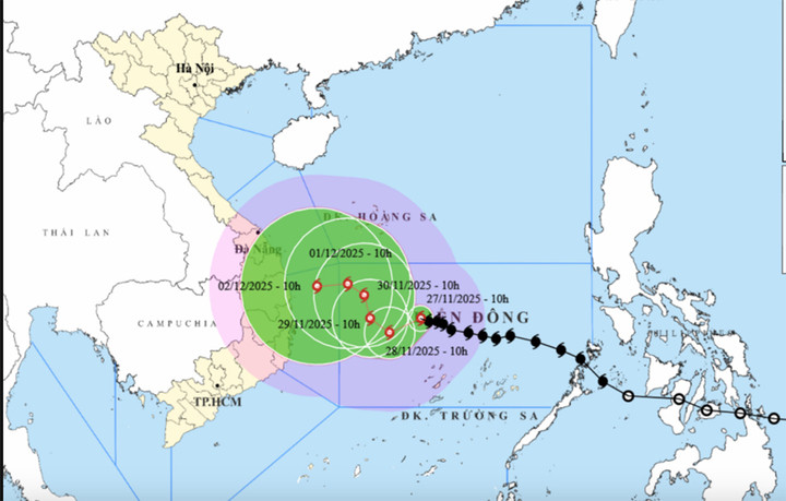 Bản đồ dự báo đường đi, khu vực ảnh hưởng của bão số 15 Koto. (Nguồn: NCHMF)