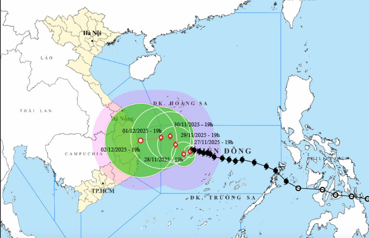 Bản đồ dự báo đường đi, khu vực ảnh hưởng của bão số 15 Koto. (Nguồn: NCHMF)