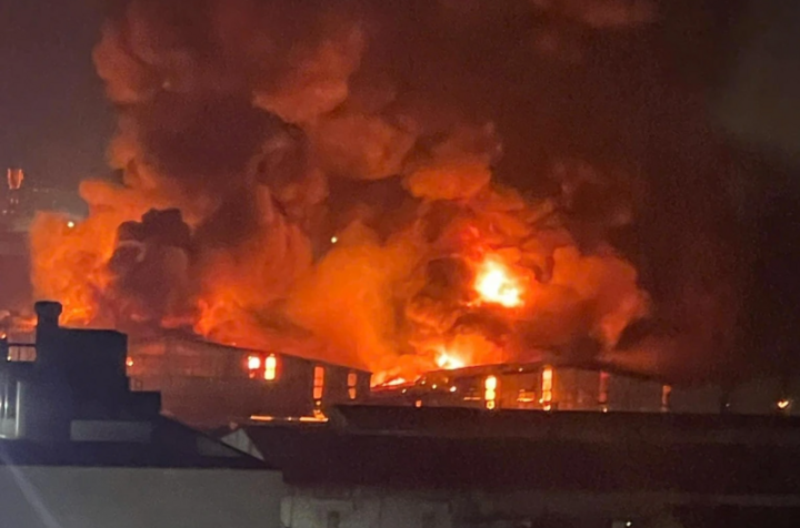 Toàn cảnh vụ cháy dữ dội