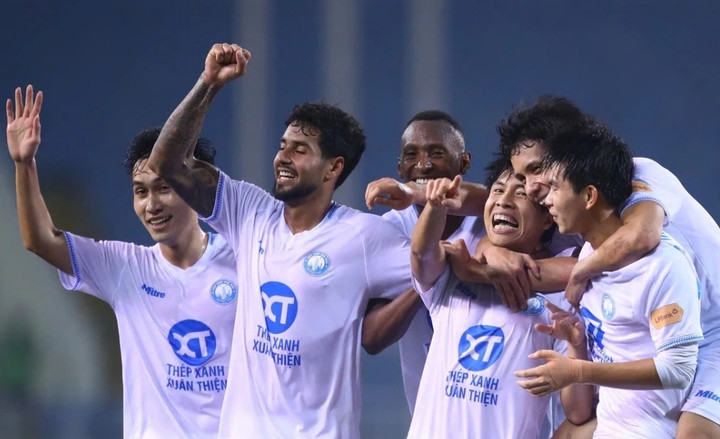 CLB Nam Định cần chiến thắng ngay trên sân khách.