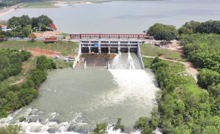 Hồ Dầu Tiếng có lưu lượng xả thiết kế là 2.800 m3/s.