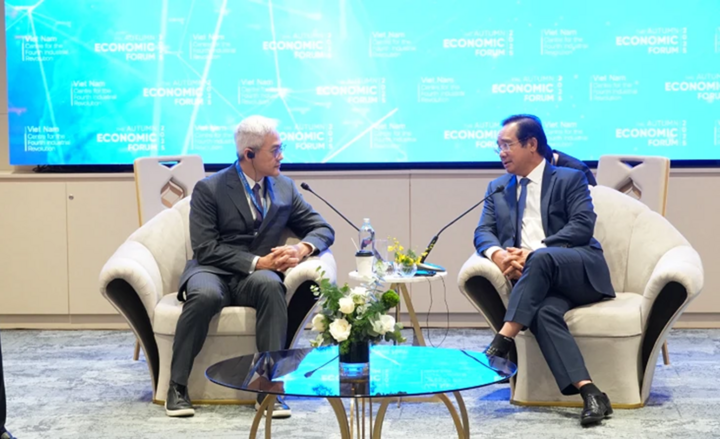 Chủ tịch UBND TP.HCM tiếp và làm việc ông Peng Yang về các cơ hội hợp tác phát triển Trung tâm Tài chính Quốc tế Việt Nam tại TP.HCM.