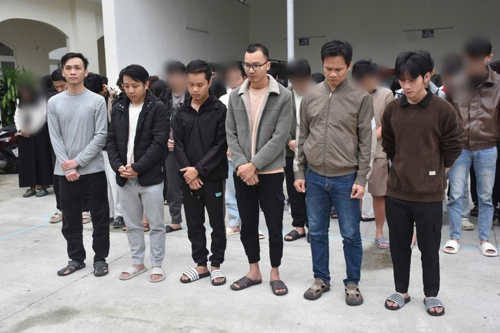 Nhóm đối tượng trong đường dây vừa bị triệt phá. (Ảnh: CA)