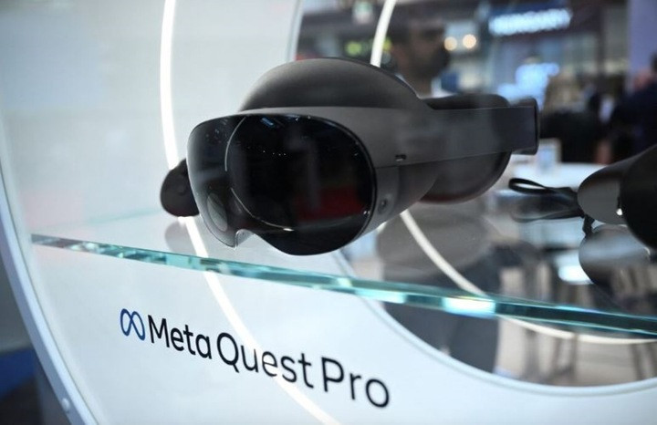 Mẫu kính Meta Quest Pro. (Ảnh: Reuters)