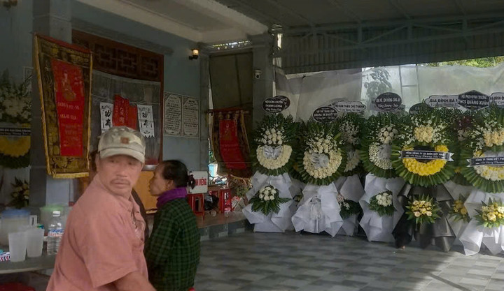Gia đình đang tổ chức hậu sự cho em V.T.LĐ. (Ảnh: T.T)