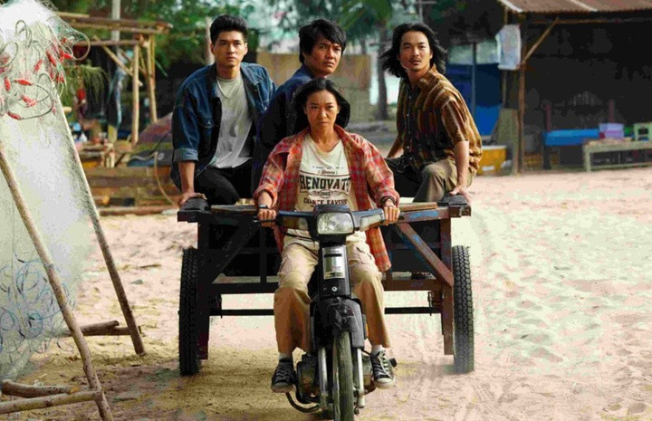 "Truy tìm long diên hương" vẫn đang dẫn đầu phòng vé Việt.