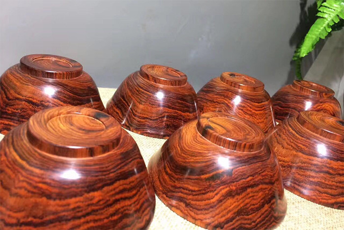 Bát gỗ tuy đẹp nhưng rất dễ mốc. (Ảnh: Sohu)