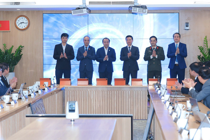 Majlis perasmian Sistem Pengurusan Dalam Talian Masa Nyata untuk Tugasan Sains dan Teknologi. (Foto: Kementerian Sains dan Teknologi)