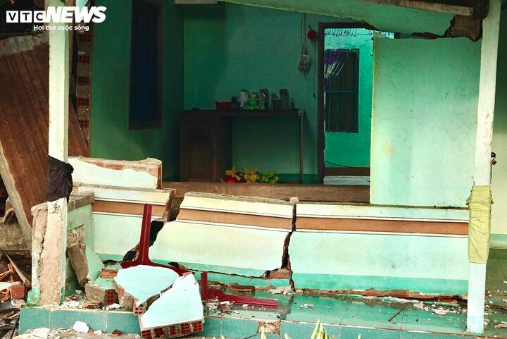 Ng­ười dân kể khoảnh khắc kinh hoàng khi đất sụt dưới chân, nước phun lên, đất rung lắc muốn nuốt chửng người - 7