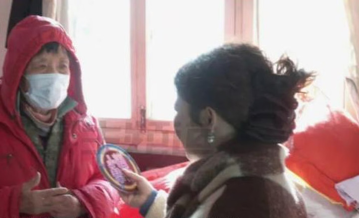 Bà Ma chia sẻ trong một chương trình truyền hình địa phương rằng con gái lớn của bà muốn cắt đứt quan hệ với bà, trong khi con gái út mắc bệnh tâm thần và không thể tự chăm sóc bản thân. (Ảnh: News China)