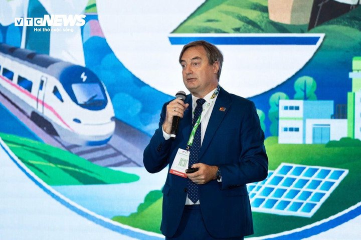 Chủ tịch EuroCham Bruno Jaspaert phát biểu tại GEF 2025. (Ảnh: Hùng Cường)