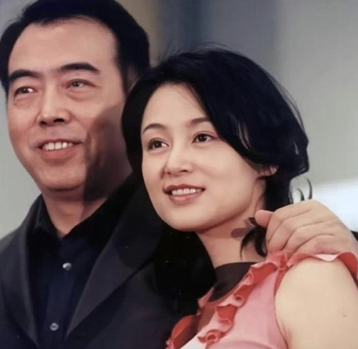 Trần Hồng bị mang tiếng "tiểu tam" vì mối tình với đạo diễn Trần Khải Ca.