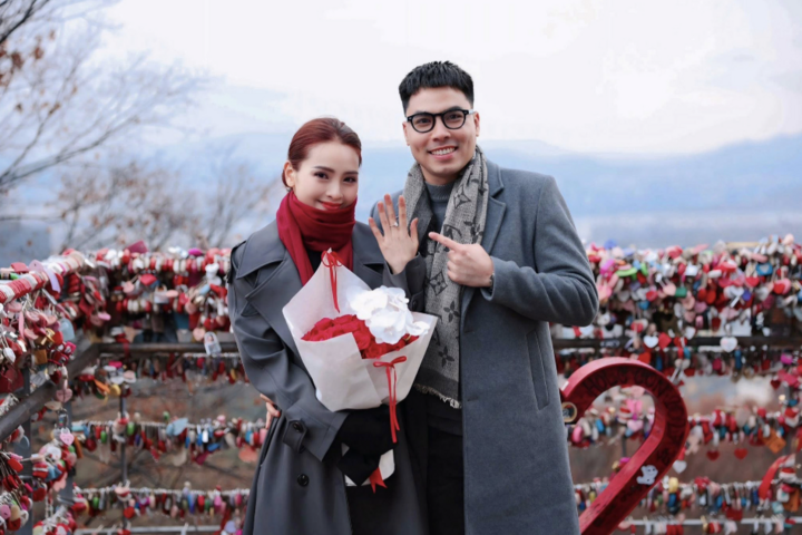 "Cảm ơn vì đã cố gắng làm tất cả để có ngày hôm nay, và cả nhiều ngày sau nữa nhé", Huyền Trang bày tỏ.