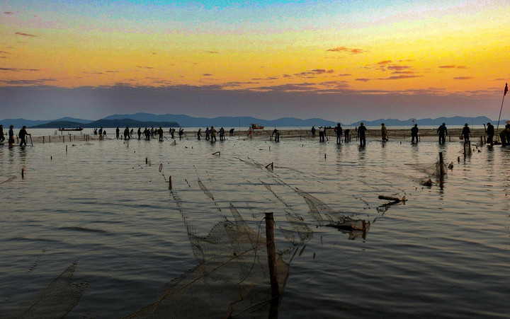 Tình trạng mặt biển, bãi chiếm bị xâm lấn là vấn đề nhức nhối lâu nay tại Quảng Ninh.