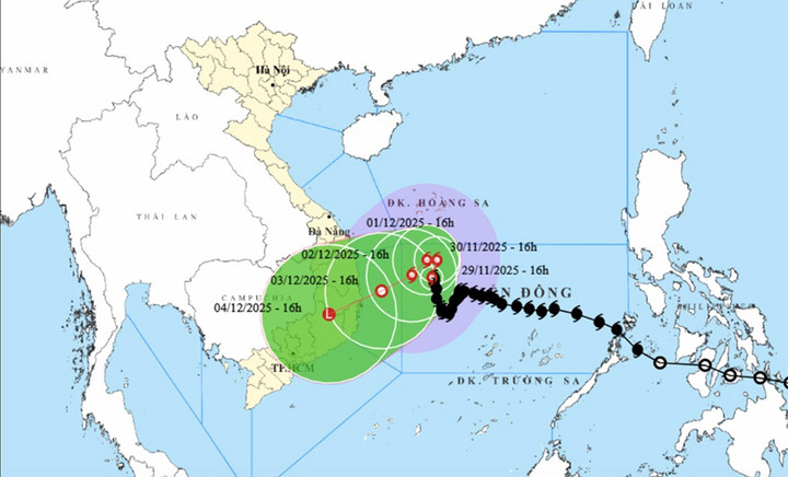 Áp thấp nhiệt đới đã tan trên biển, bão số 15 Koto mạnh cấp 9, giật cấp 11. (Nguồn: NCHMF)