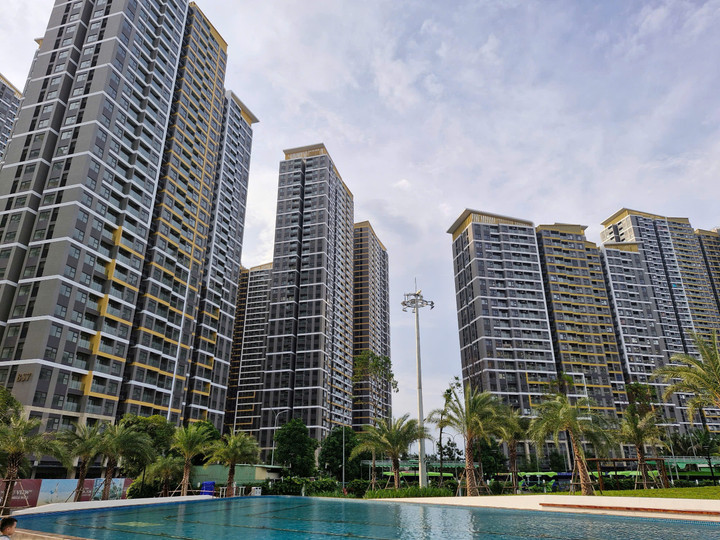 Giá chung cư liên tục bị đẩy lên cao, phần lớn dự án tại TP.HCM mở bán gần đây quanh mức 100 triệu đồng/m².