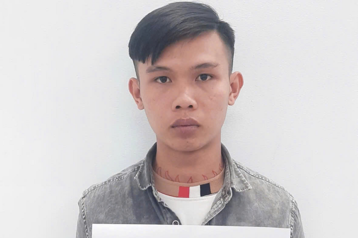 Đối tượng Nguyễn Võ Hoài Nhớ tại cơ quan công an. (Ảnh: AH)