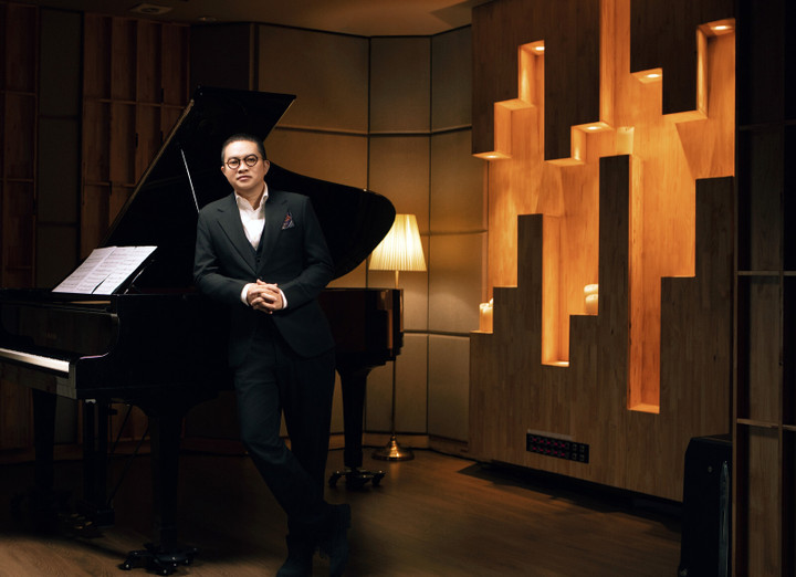 Nghệ sĩ piano, nhà sản xuất âm nhạc Cường Tống.