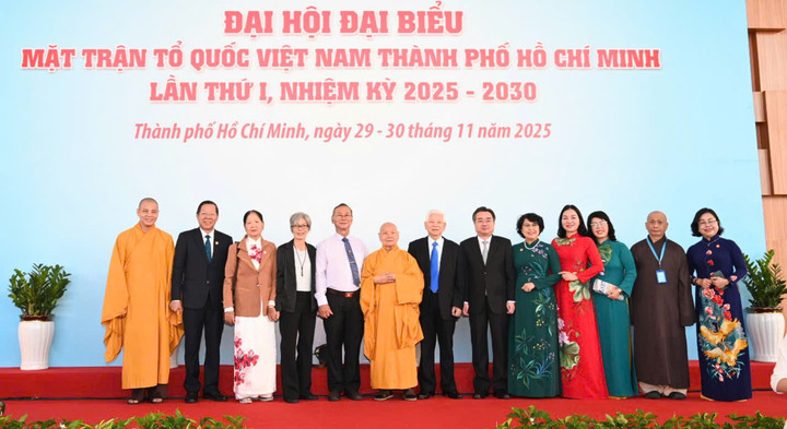 TP.HCM luôn nhận được sự đóng góp tích cực từ nguồn lực kinh tế, trí tuệ của đội ngũ trí thức, chuyên gia, nhà khoa học, doanh nhân, doanh nghiệp, tôn giáo, kiều bào...