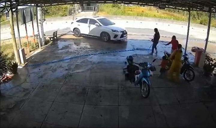 Người đàn ông ở Tây Ninh lao xe vào nhà chị ruột, khiến em gái tử vong