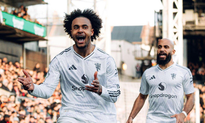 Man Utd lội ngược dòng trước Crystal Palace.