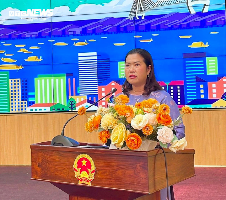 Ms. Nguyen Thi Ngoc Diep - Vice Chairman of Can Tho City People's Committee, speaking at the press conference.