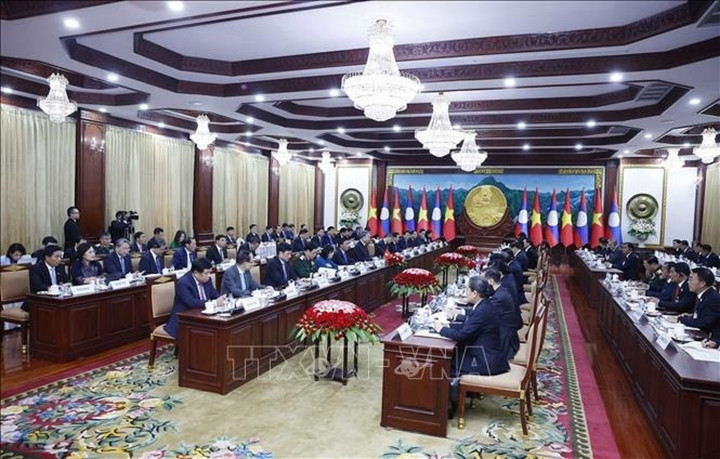 Cuộc hội đàm giữa Tổng Bí thư Tô Lâm và đoàn cấp cao Việt Nam với Tổng Bí thư, Chủ tịch nước Thongloun Sisoulith và đoàn cấp cao Lào. Ảnh: Thống Nhất/TTXVN