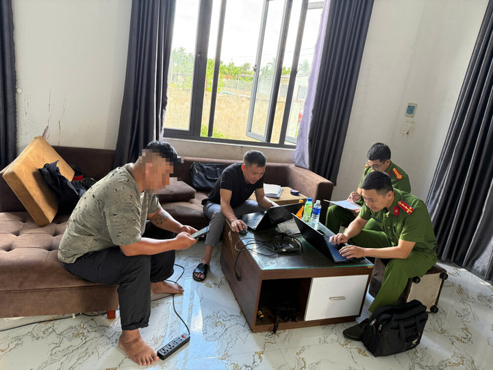 Cơ quan công an làm việc với ông Đ.