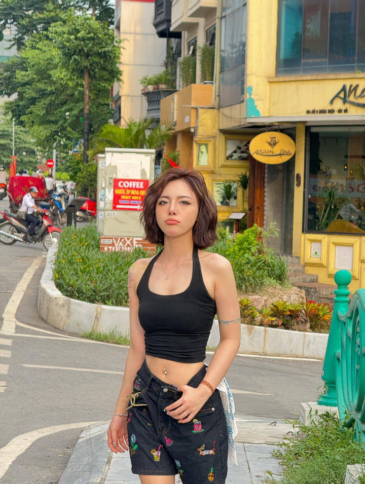 Thanh Thảo cũng luôn xinh đẹp trong những bức ảnh đời thường.