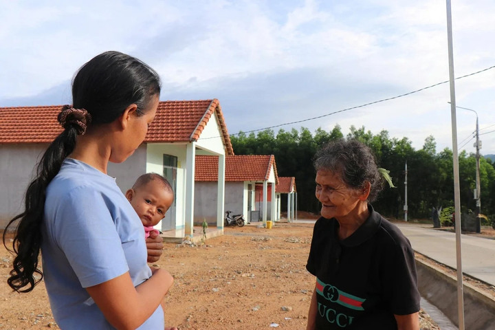 Chương trình giảm nghèo ở Quảng Ngãi không chỉ cải thiện đời sống vật chất mà còn mang lại niềm tin, động lực cho người dân vùng cao vươn lên.