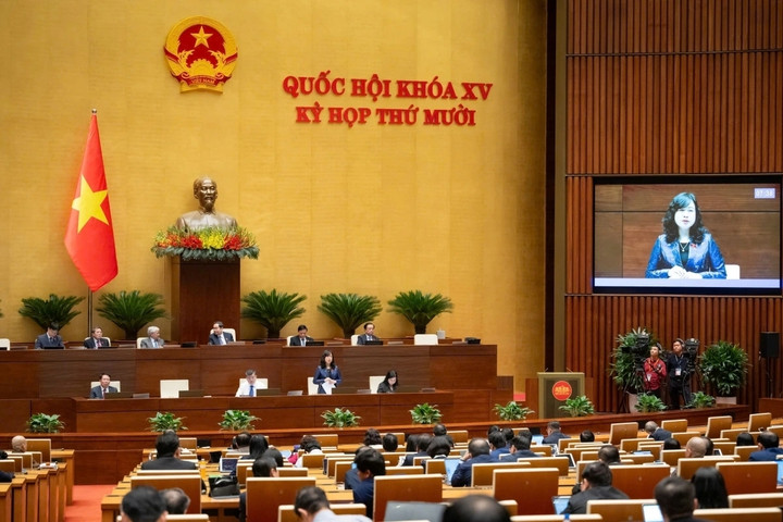 Toàn cảnh phiên họp sáng 2/12 (Ảnh: Quốc hội)