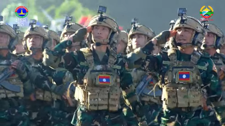 Trực tiếp: Lễ diễu binh, diễu hành kỷ niệm 50 năm Quốc khánh Lào - 9