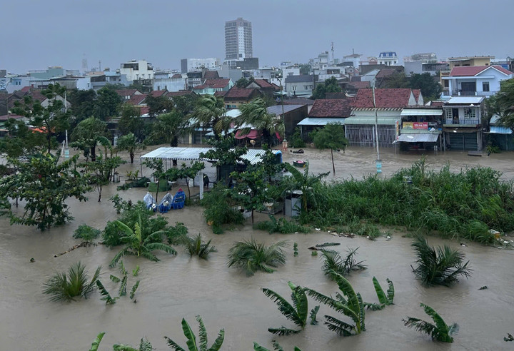 Lưu lượng xả đó được các chuyên gia đánh giá là “lịch sử” trong ngành thủy điện.