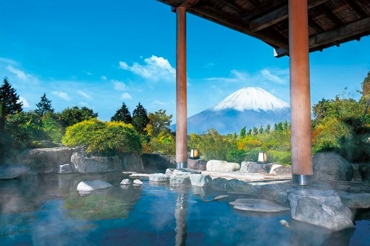 Hakone Onsen - Nhật Bản nhờ sở hữu nguồn khoáng nóng quý giá đã thu hút hàng chục triệu du khách mỗi năm.