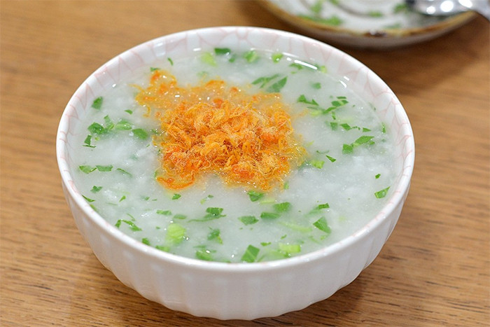 Thường xuyên ăn cháo trắng không phải là lựa chọn tốt cho sức khỏe. (Ảnh: Sohu)