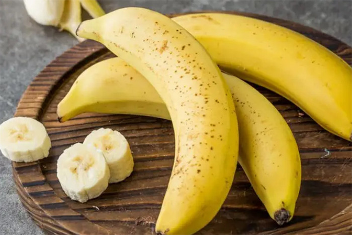 Chuối là thực phẩm không nên ăn trong bữa sáng, nhất là nếu dạ dày không ổn. (Ảnh: Sohu)