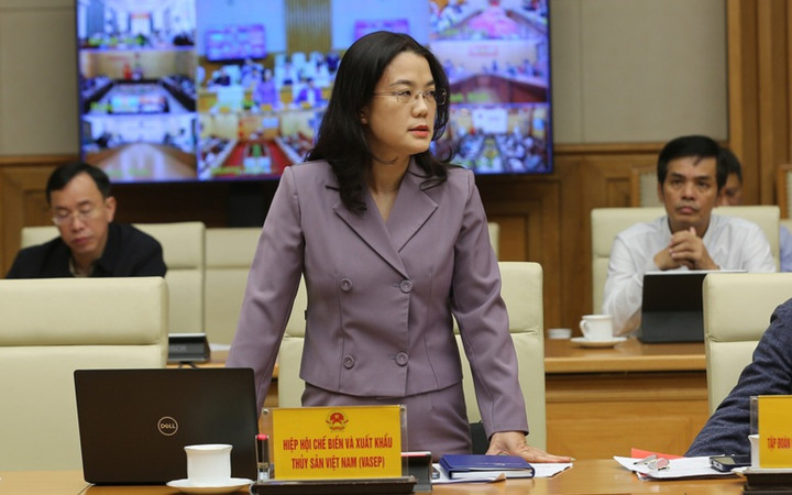 Đại diện Hiệp hội Chế biến và Xuất khẩu Thủy sản (VASEP) báo cáo. (Ảnh: VGP/Minh Khôi)