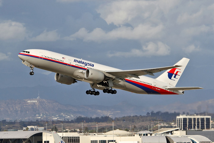 Chiếc máy bay Boeing 777-200ER mang số đăng ký 9M-MRO của Malaysia Airlines mất tích bí ẩn.