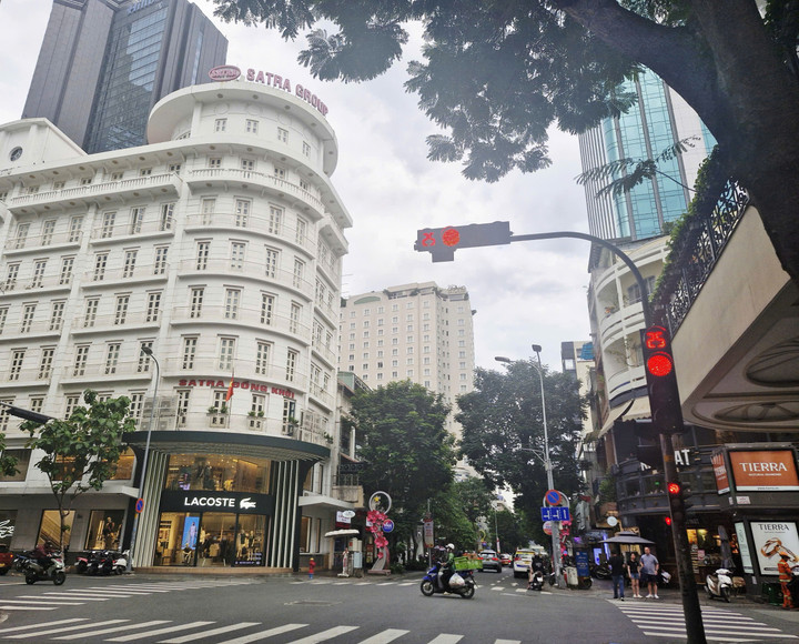 Đường Đồng Khởi - một trong 3 tuyến đường có giá cao nhất TP.HCM, với 687,2 triệu đồng/m² nhưng giá thực tế gần 1 tỷ đồng/m².