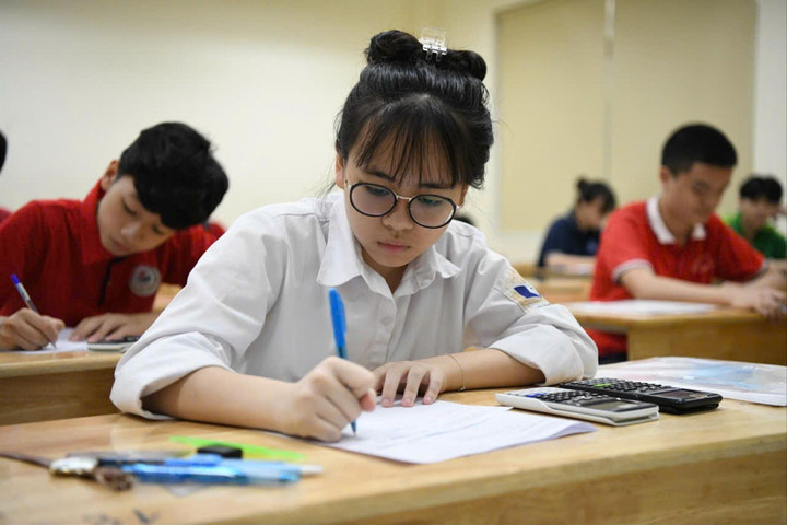 ຮ່າງສະບັບປັບປຸງໄດ້ອະນຸຍາດໃຫ້ສະຖາບັນການສຶກສາສາມາດຈັດຫ້ອງຮຽນພິເສດຫຼາຍກວ່າ 2 ຫ້ອງຮຽນຕໍ່ອາທິດສໍາລັບແຕ່ລະວິຊາ (ຮູບປະກອບ).