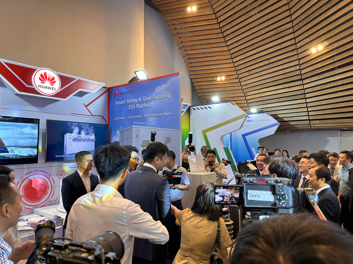 Huawei Việt Nam – hướng tới tương lai năng lượng bền vững.
