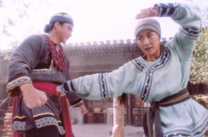 Michelle Yeoh (Dương Tử Quỳnh) vào vai Nghiêm Vịnh Xuân trong phim "Vịnh Xuân Quyền" (1994).